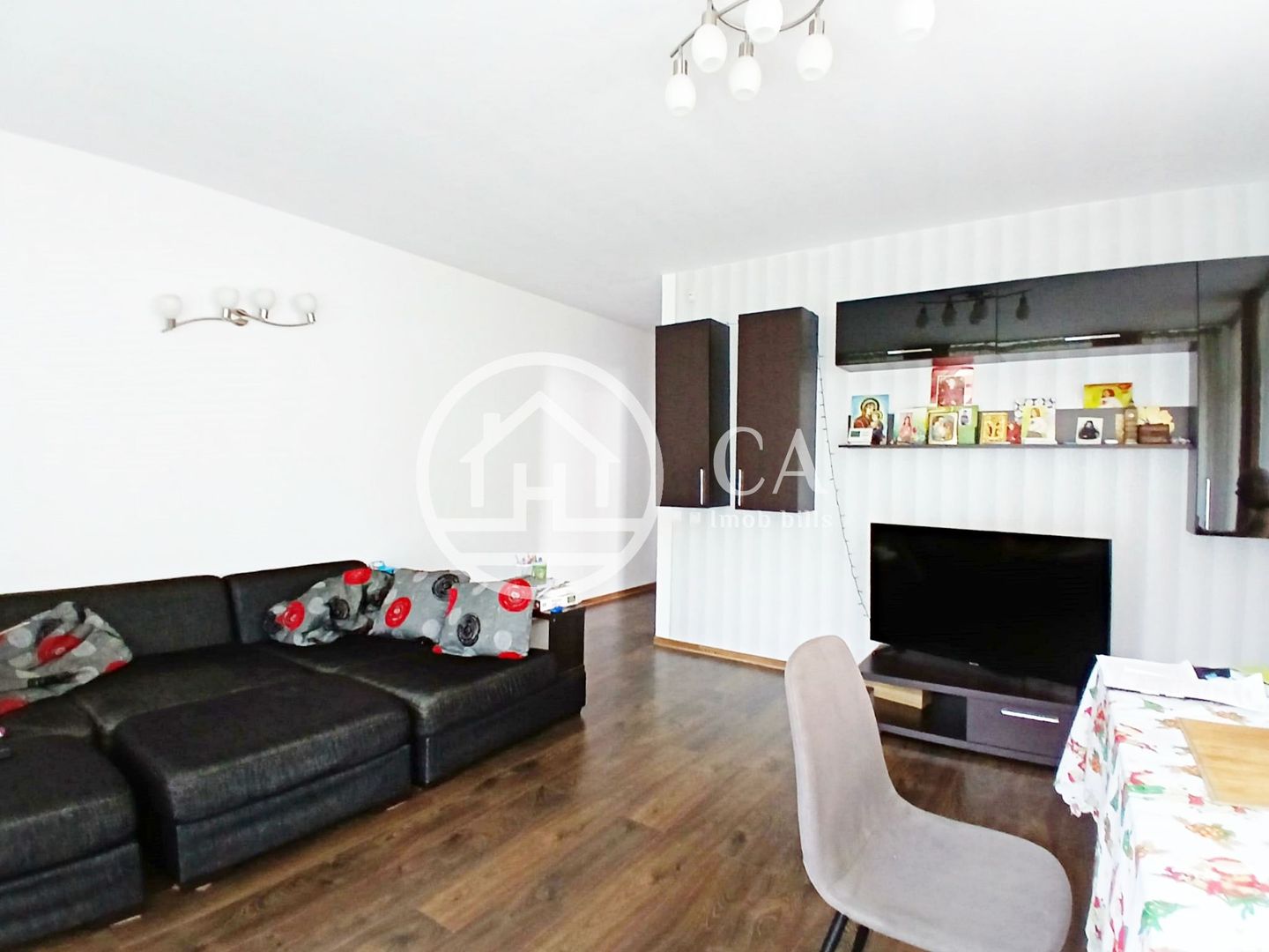 Apartament de vânzare cu 3 camere în ARED, Oradea - Poză 3