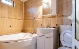 Casă de vânzare – 181 mp, 3 apartamente, 9 camere – București - Poză 18