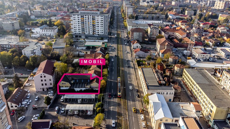 Spațiu generos în centrul Aradului. Ideal pentru birouri sau cabinete - Poză 1