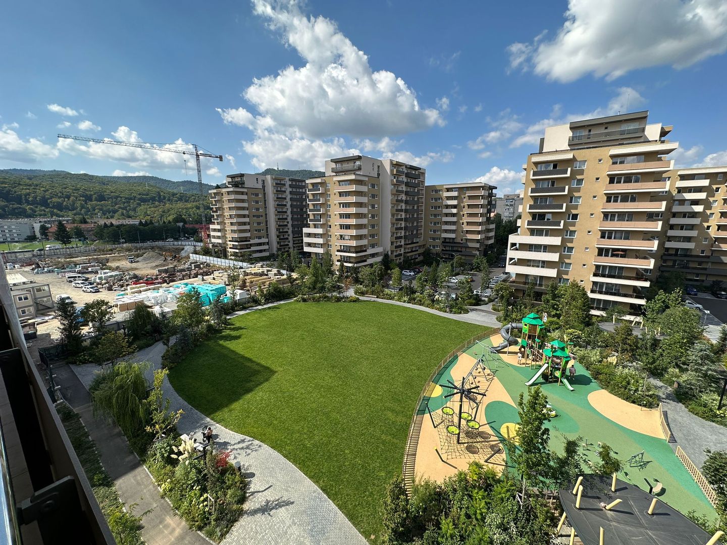 Inchiriem apartament 3 camere mobilat utilat lux cu parcare subterana - Poză 4