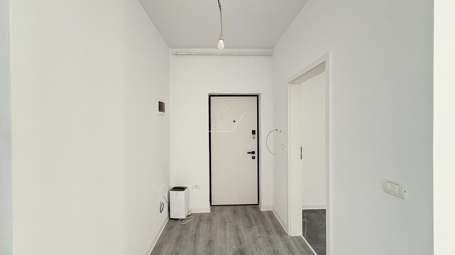 Disponibil imediat. Etaj 1. Bucatarie inchisa. Loc de parcare. Drum asfaltat. - Poză 9