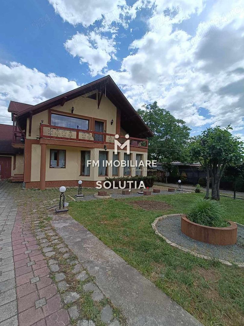 Casă deosebită, spațioasă cu 19,4 ari teren – Tăuții Măgherăuș - Poză 1