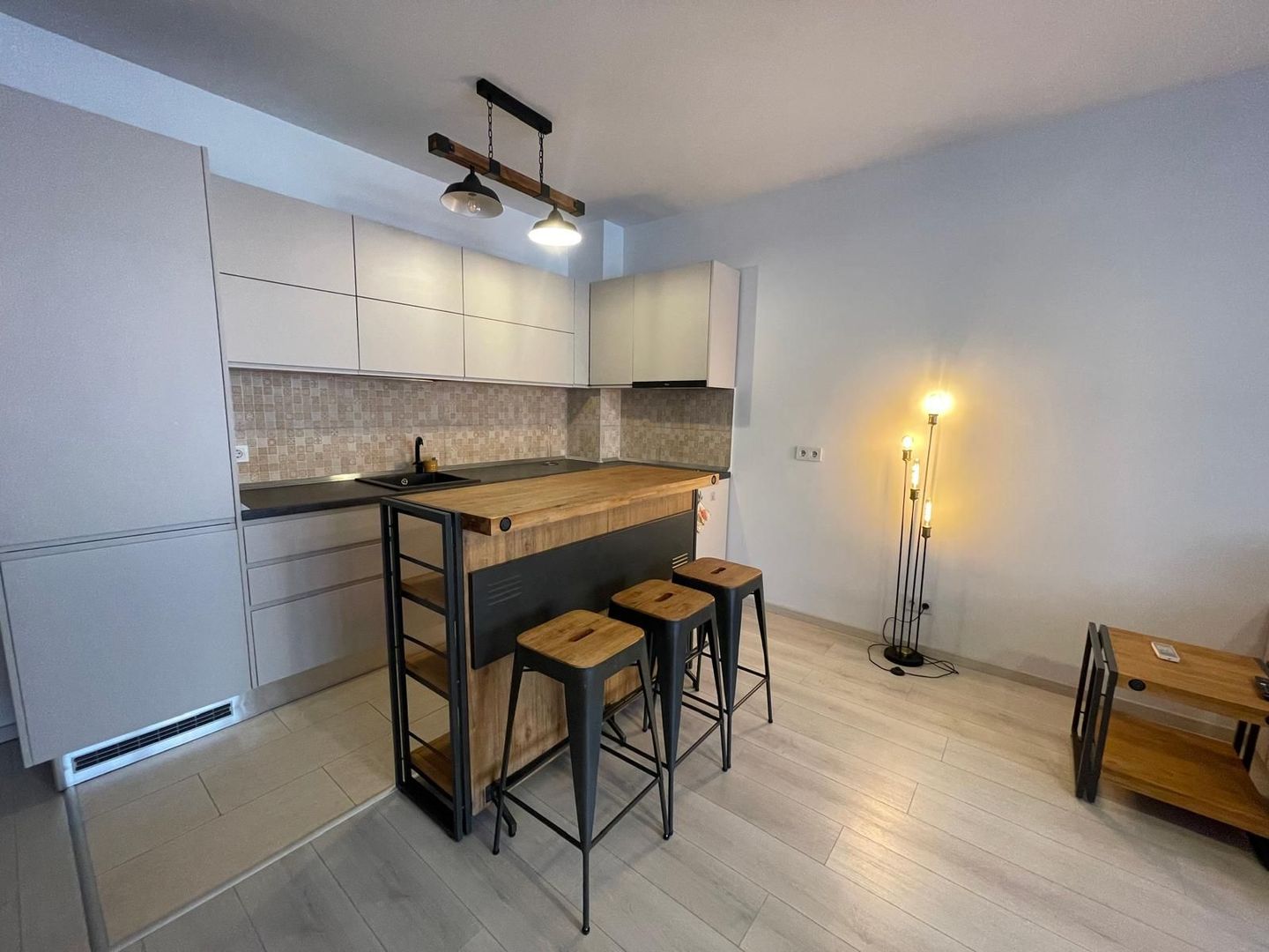 AP. 3 CAMERE SOHO UNIRII, INCALZIRE PARDOSEALA, PARCARE, METROU 10 MIN - Poză 4