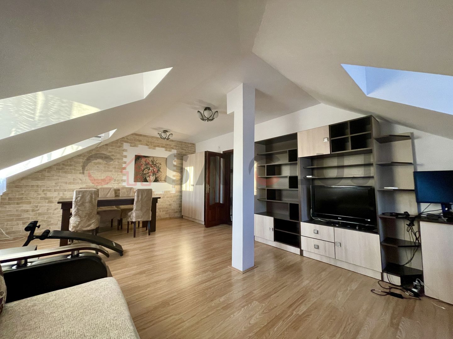 Luminos, cu spatii generoase de depozitare, in apropiere de FSPAC - Poză 1