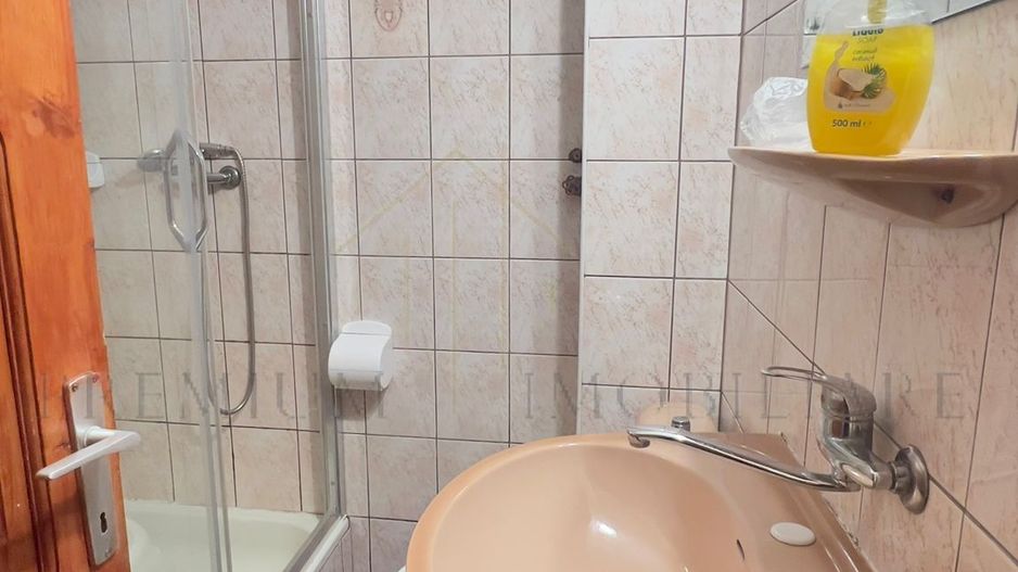 Hotel / Pensiune de vânzare în Central, Slanic-Moldova - Poză 13