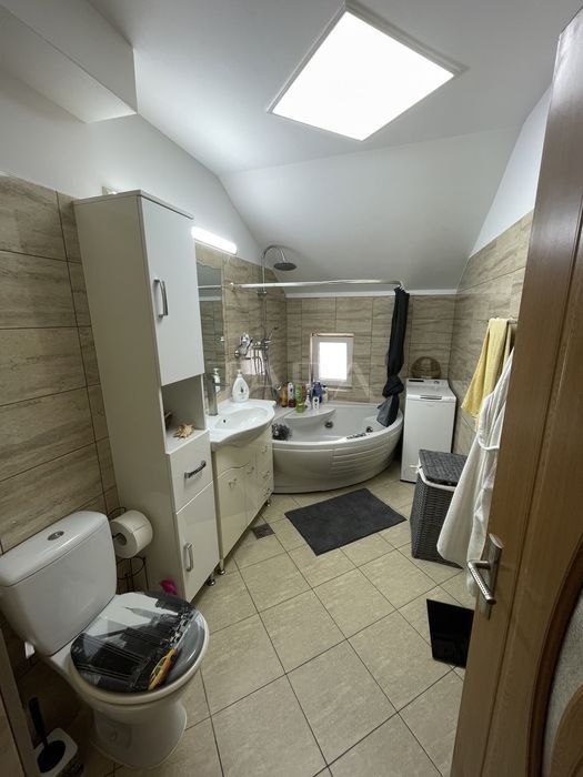 Apartament cu 3 camere, balcon, zona Florilor – Florești. - Poză 6