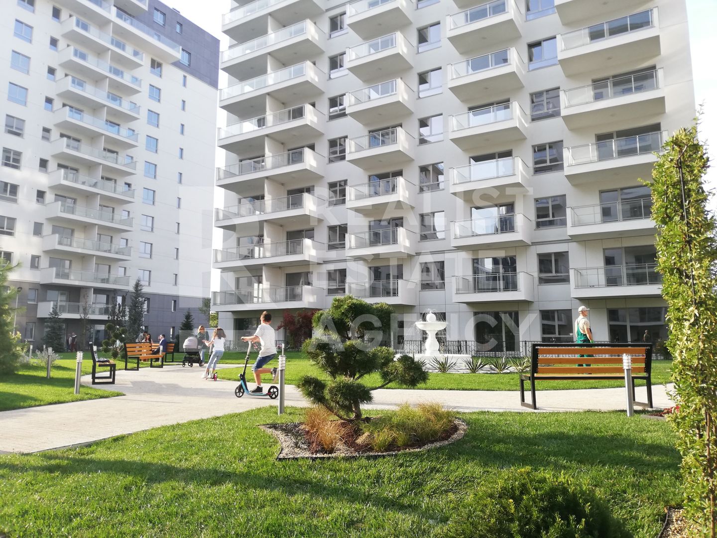 Vânzare, apartament cu 2 camere, Luxuria Residence, Bucureşti - Poză 2