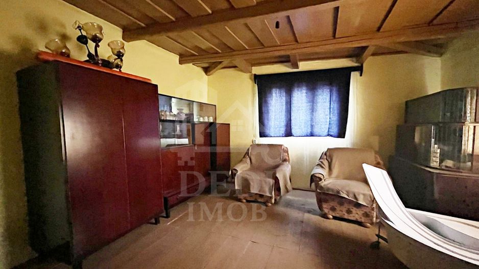 Casa de vanzare si teren de 3000mp in satul Calea Mare, Bihor - Poză 1