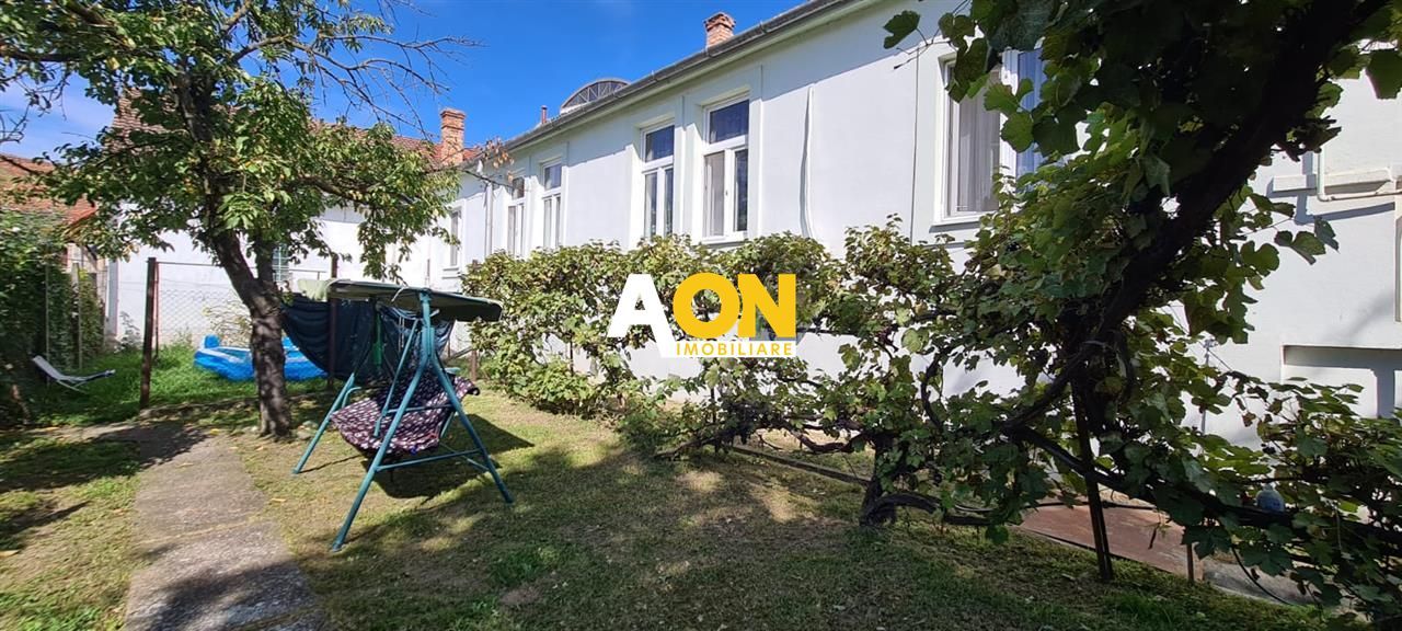 Casa 4 camere si 450 mp teren ultracentral - Poză 1