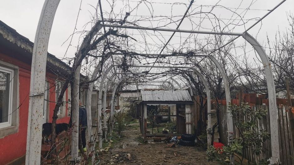 Casa de vanzare - comuna Pielesti - Poză 2