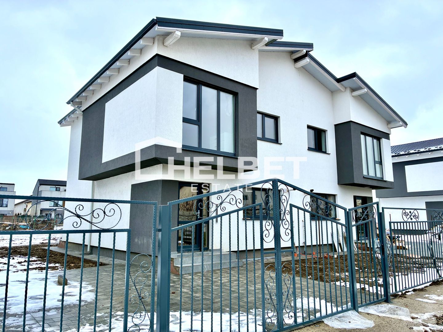 Casă/Duplex/Sânpetru/Curte - Poză 1