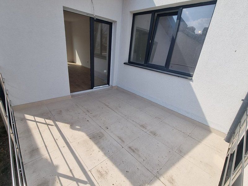 Apartament 3 camere si curte proprie aprox 80 mp biserica Bazilescu - Poză 7