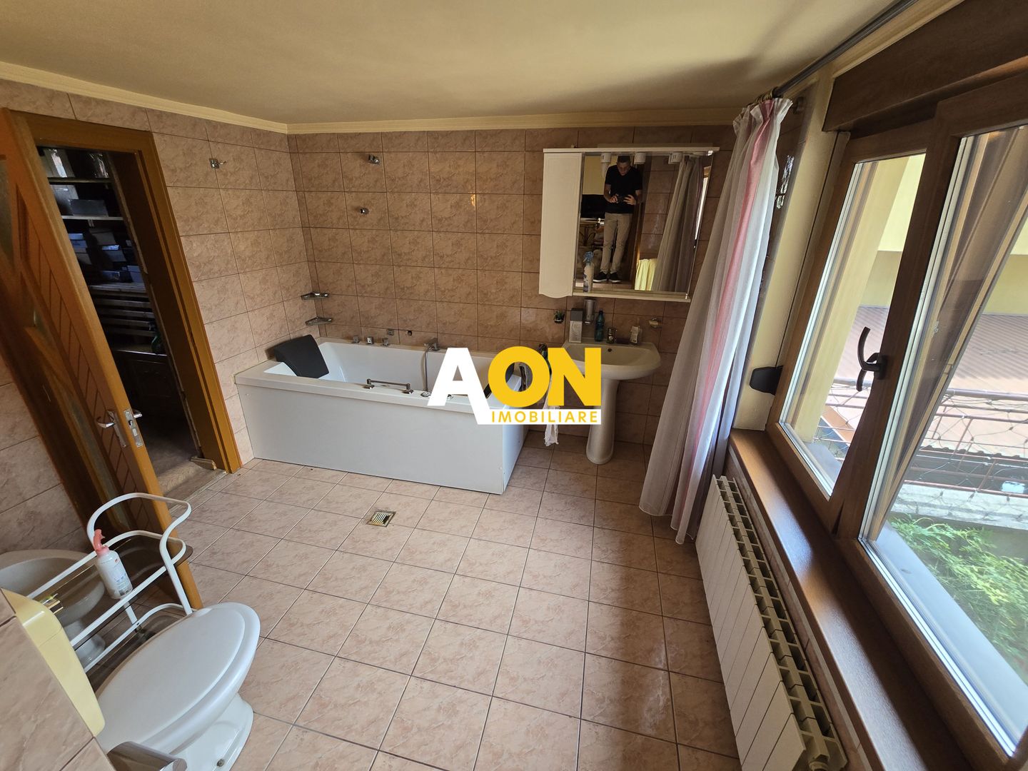 Vila cu 6 Camere,  Zona Centrala - Poză 11