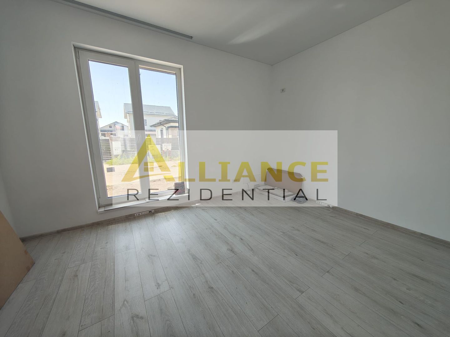 CASA PARTER-4 CAMERE- TEREN 500 MP-STR.ASFALTATA - Poză 8