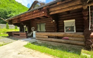 Cabană din lemn rotund, 210mp, ciubăr, jacuzzi, foișor, localitatea Băișoara - Poză 11
