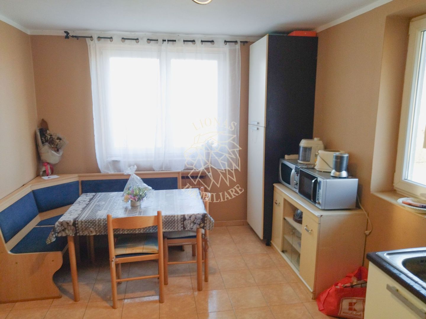 Oportunitate investitie! Casa 420 mp+balcoane-terasa 28 mp-Zavoaie - Poză 3
