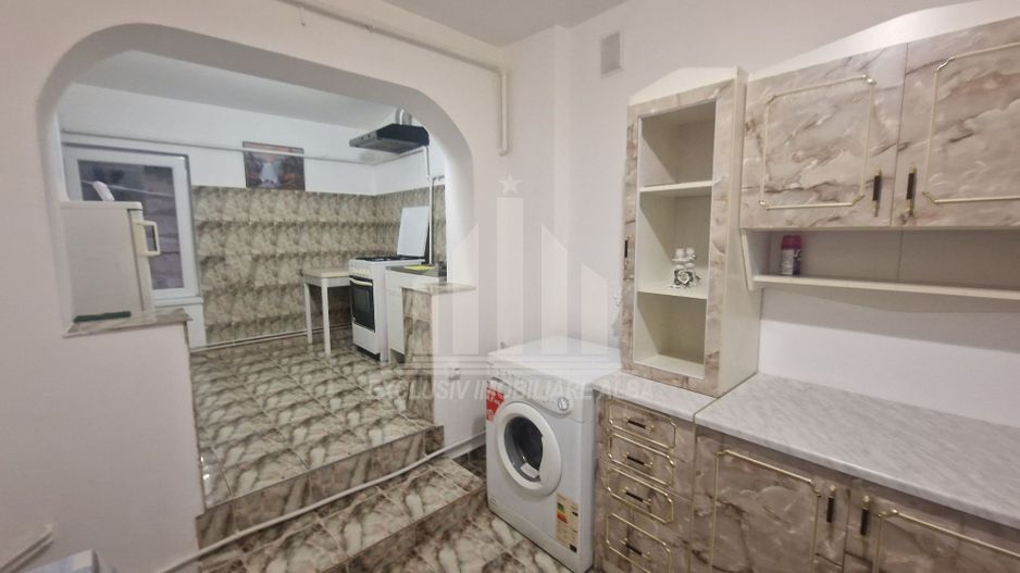 Apartament cu 3 camere de inchiriat, Centru - Poză 3