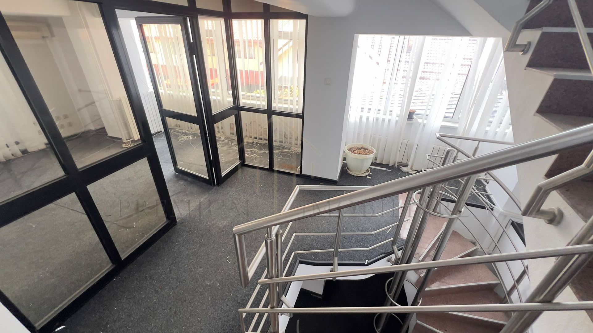 CLADIRE DE BIROURI - Poză 4