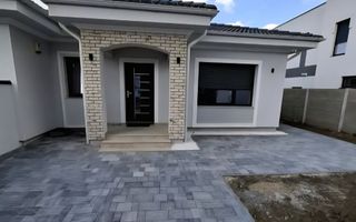 Locuinta individuala cu garaj- in stil mediteranean - Poză 3