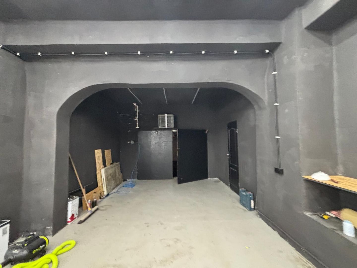 Cladire cu functionalitate mixta situata In Mehala - Poză 2