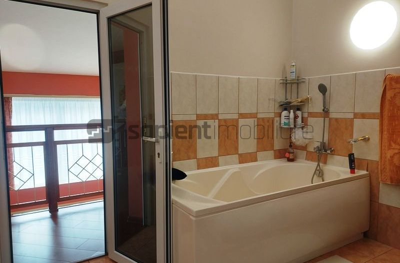 Vila cu 9 camere in zona SpitaluluiJudetean - Poză 14