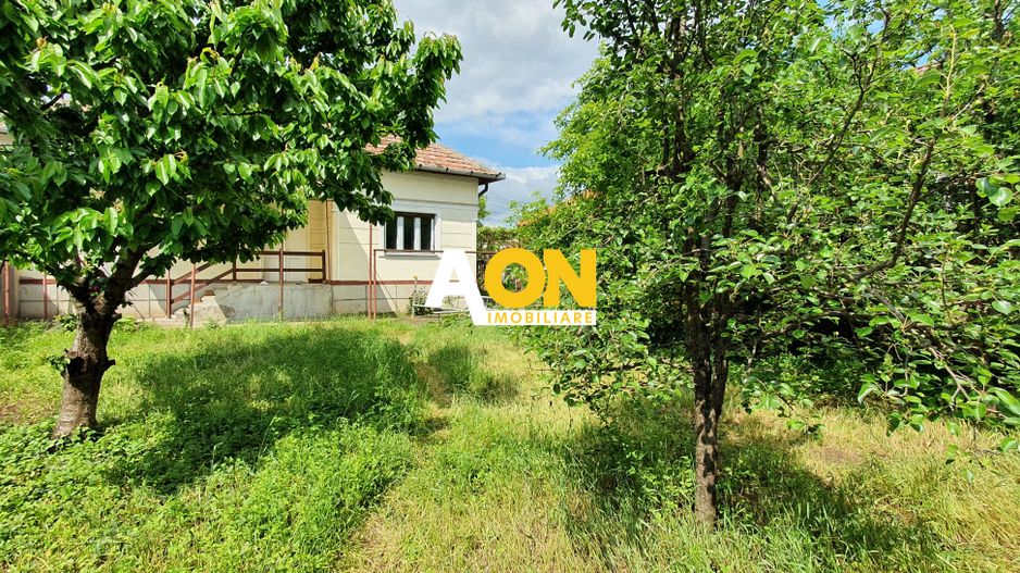 Casa cu 3 camere, 600 mp teren, deschidere la doua strazi, Centru - Poză 3