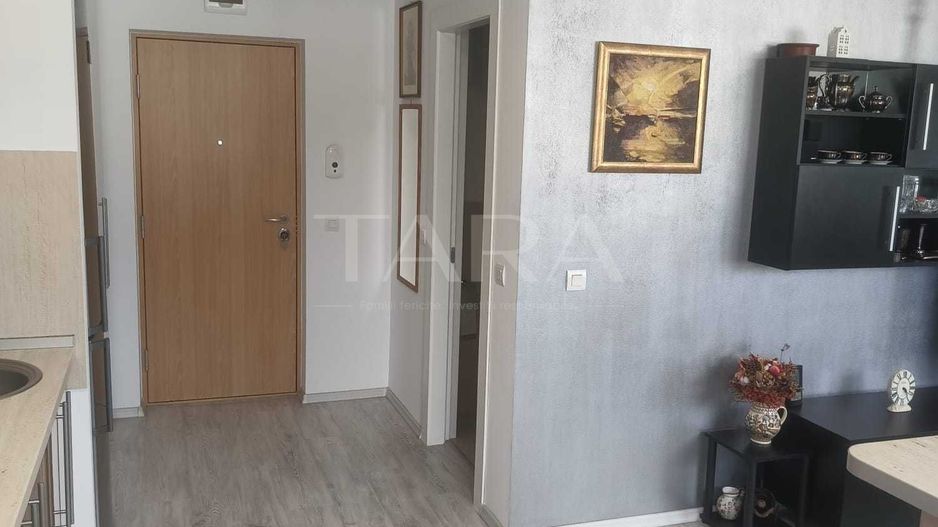 Apartament 2 camere, 50 mp + logie, renovat, parcare cu CF. - Poză 4
