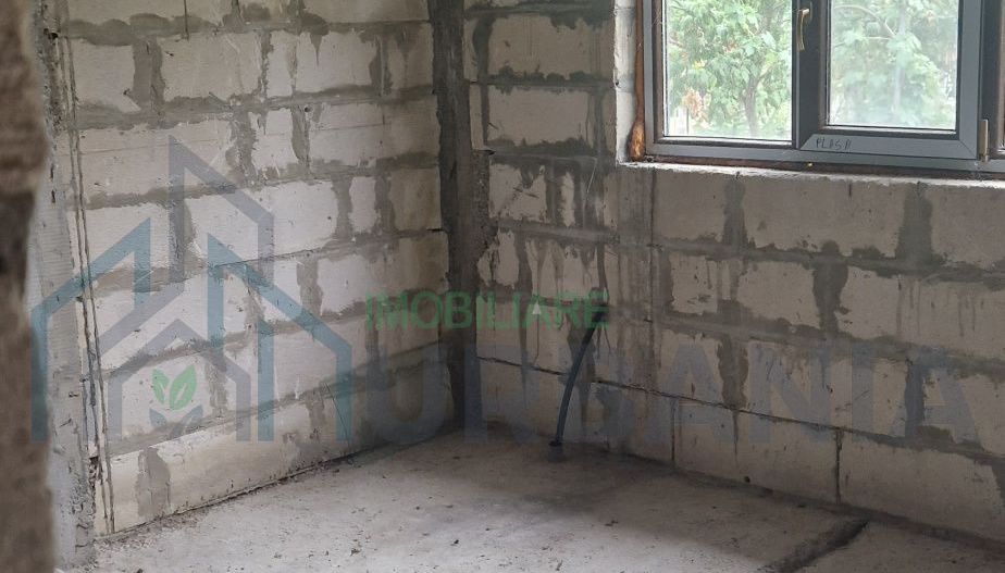 Casă în Măcărești (Prisăcani) - duplex la roșu, etaj, garaj, mansardă 60 mp - Poză 2