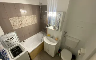 2 dormitoare, centrala proprie, bucatarie inchisa. Piața Libertatii. - Poză 15