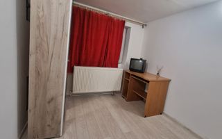 Studio 15 m², situat la mezaninul unei vile interbelice - Poză 7