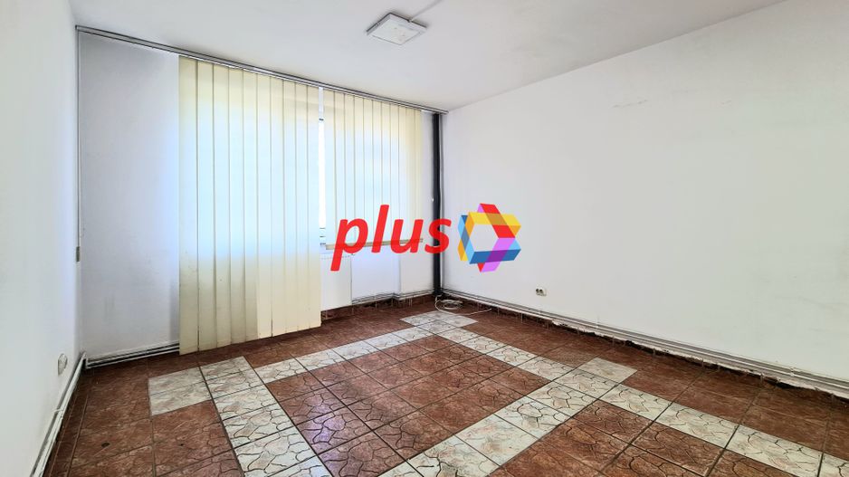 Spatiu comercial de închiriat cu vad Brașov - 55 mp # plus-imo.ro - Poză 1