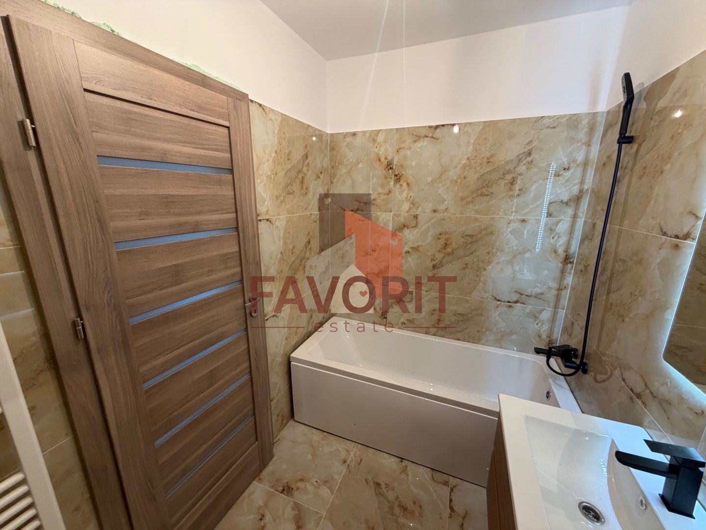 Disponibil imediat. Decomandat. Spatios - Poză 11