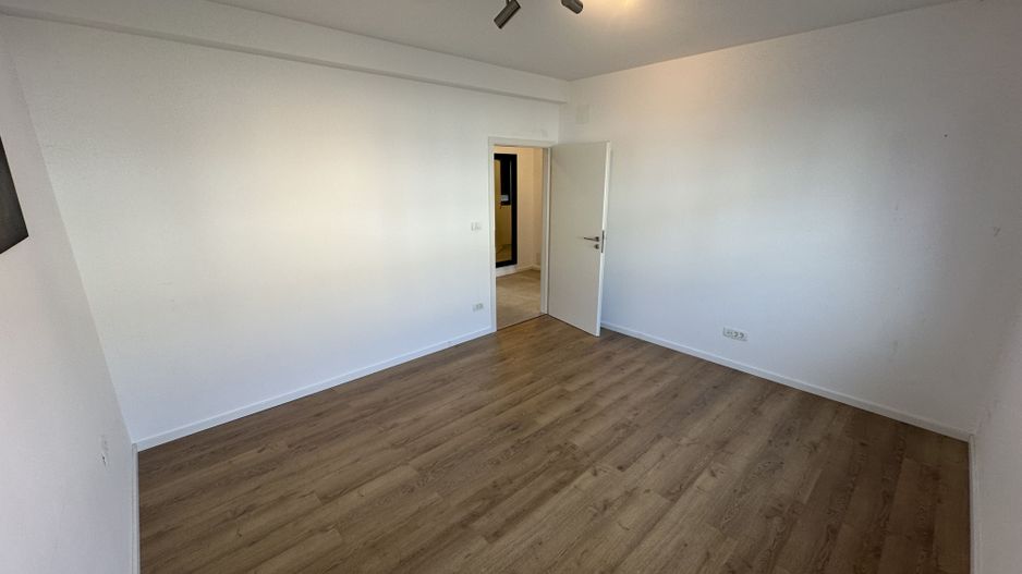 Casa deosebita intr-un cartier privat cu bariera - Poză 28