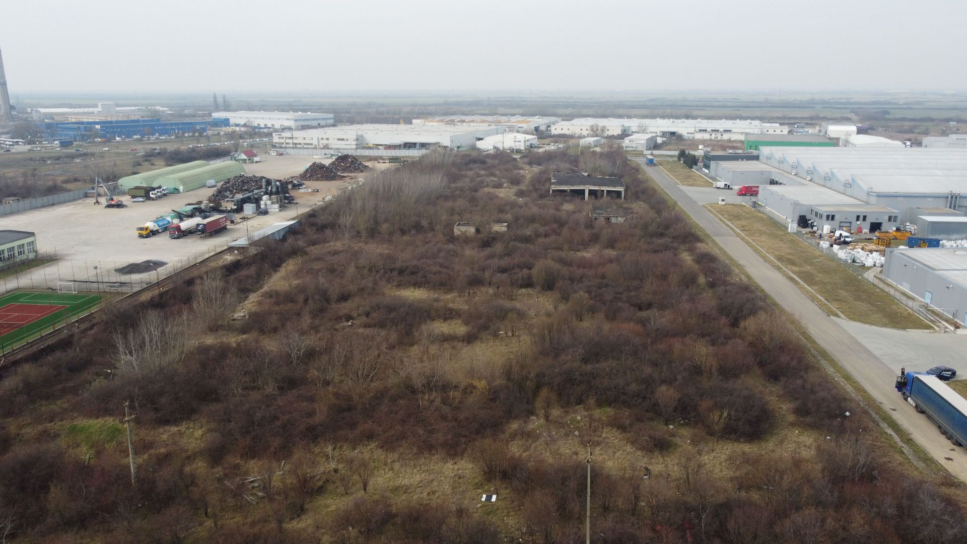 TEREN INDUSTRIAL CU PUZ ZONA FREIDORF - Poză 6