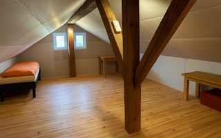 CASĂ TIP DUPLEX | ÎNTR-O ZONĂ LINIȘTITĂ | 6 CAMERE | RĂDĂUȚI - Poză 12