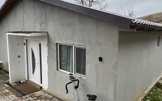 Două case individuale de vânzare în Teliuc –ideale pentru două familii - Poză 18
