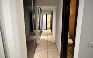 SOLD / VANDUT Apartament cu 4 camere de vânzare în zona Casa de Cultura - Poză 2