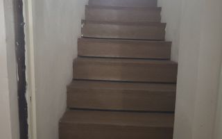 Casa tip vila mansardata, centrala si curte proprie, loc de parcare, 8min metrou - Poză 6