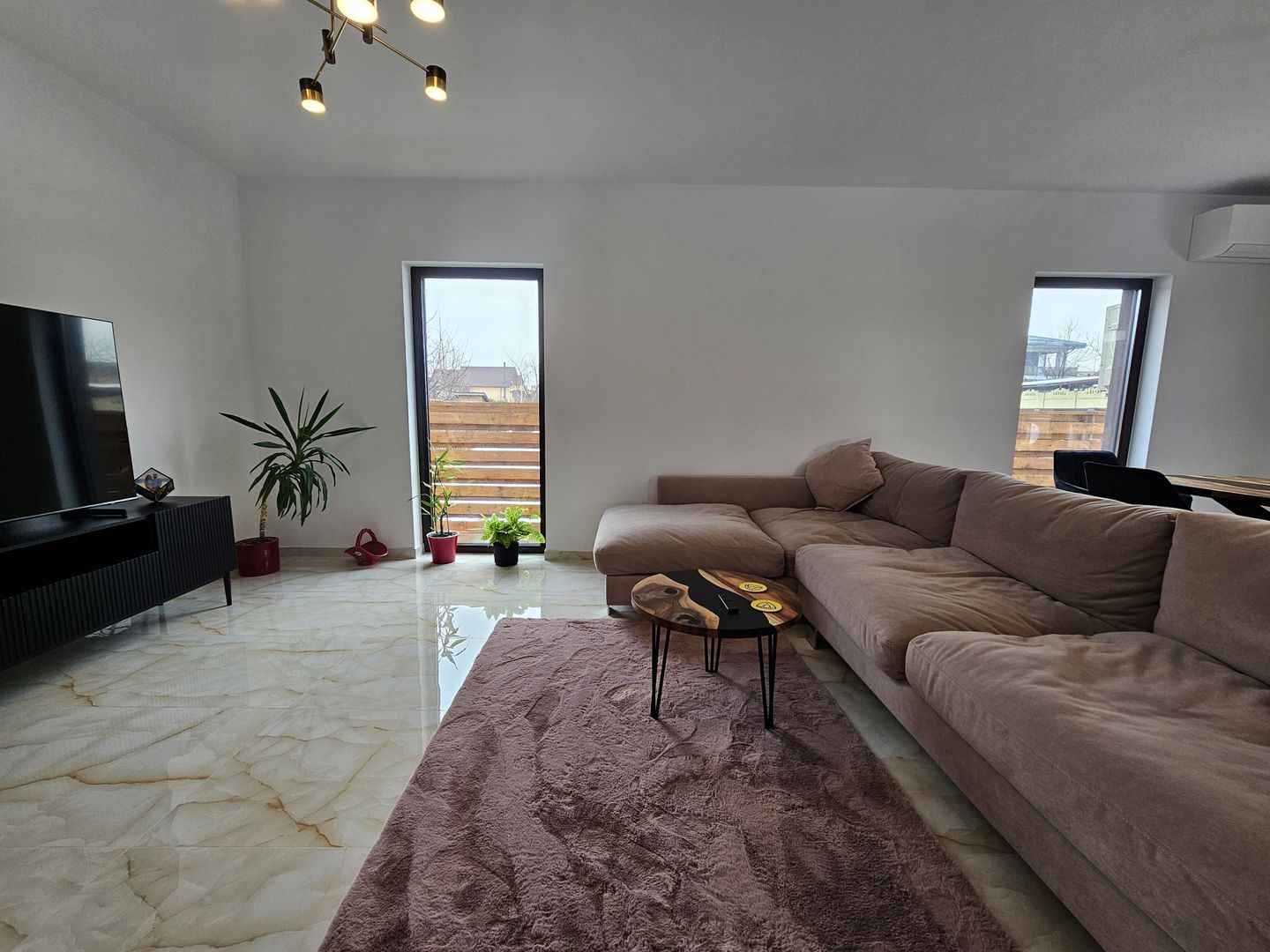 Casa de inchiriat la munte la doar 10 minute de Brasov - Poză 13