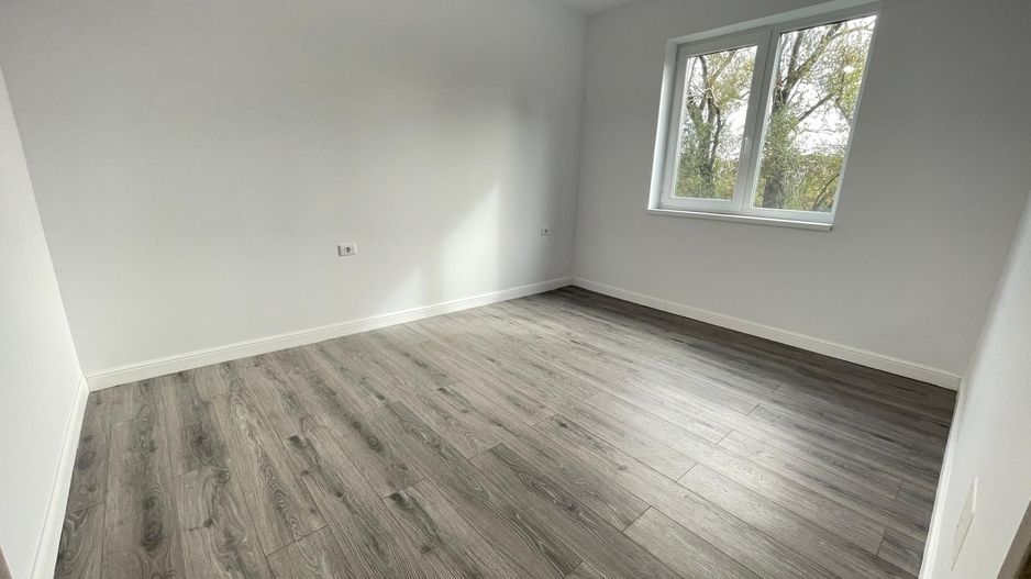 Giroc-Eso | De Inchiriat | 2 Camere | Nemobilat | Loc de parcare - Poză 8