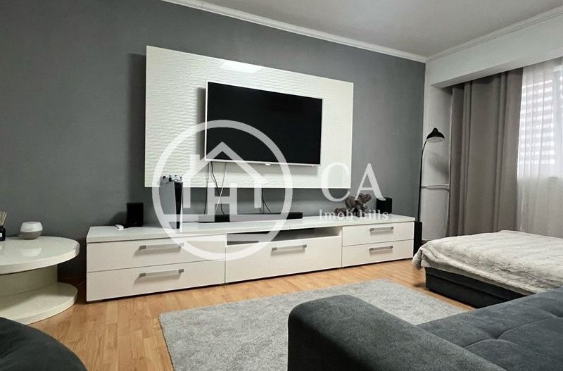 Apartament de vânzare cu 4 camere în zona Calea Aradului, Oradea - Poză 3