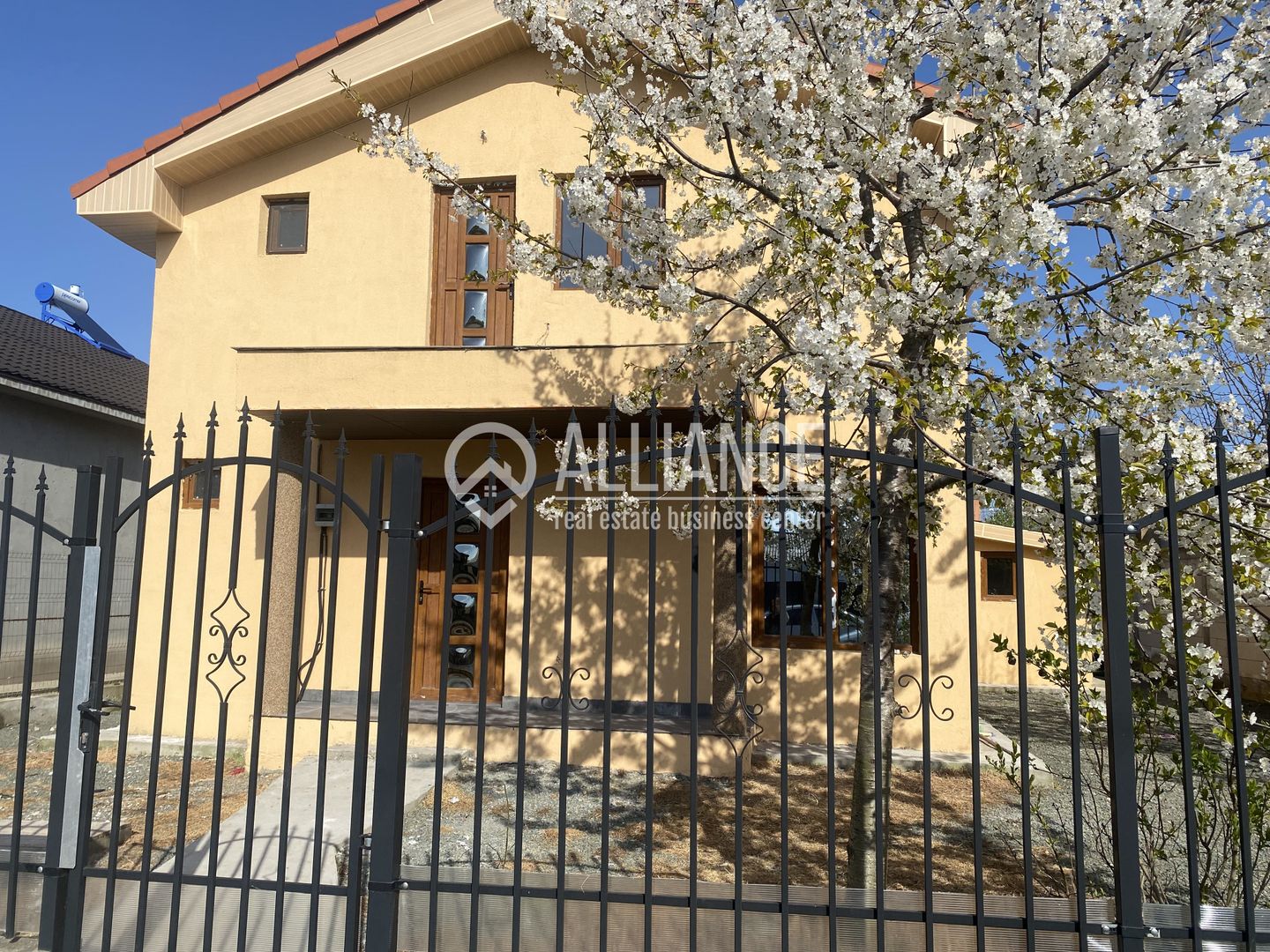 VALU LUI TRAIAN(COD 07) -Casa P+M 5 camere cu teren de 300 mp - Poză 26