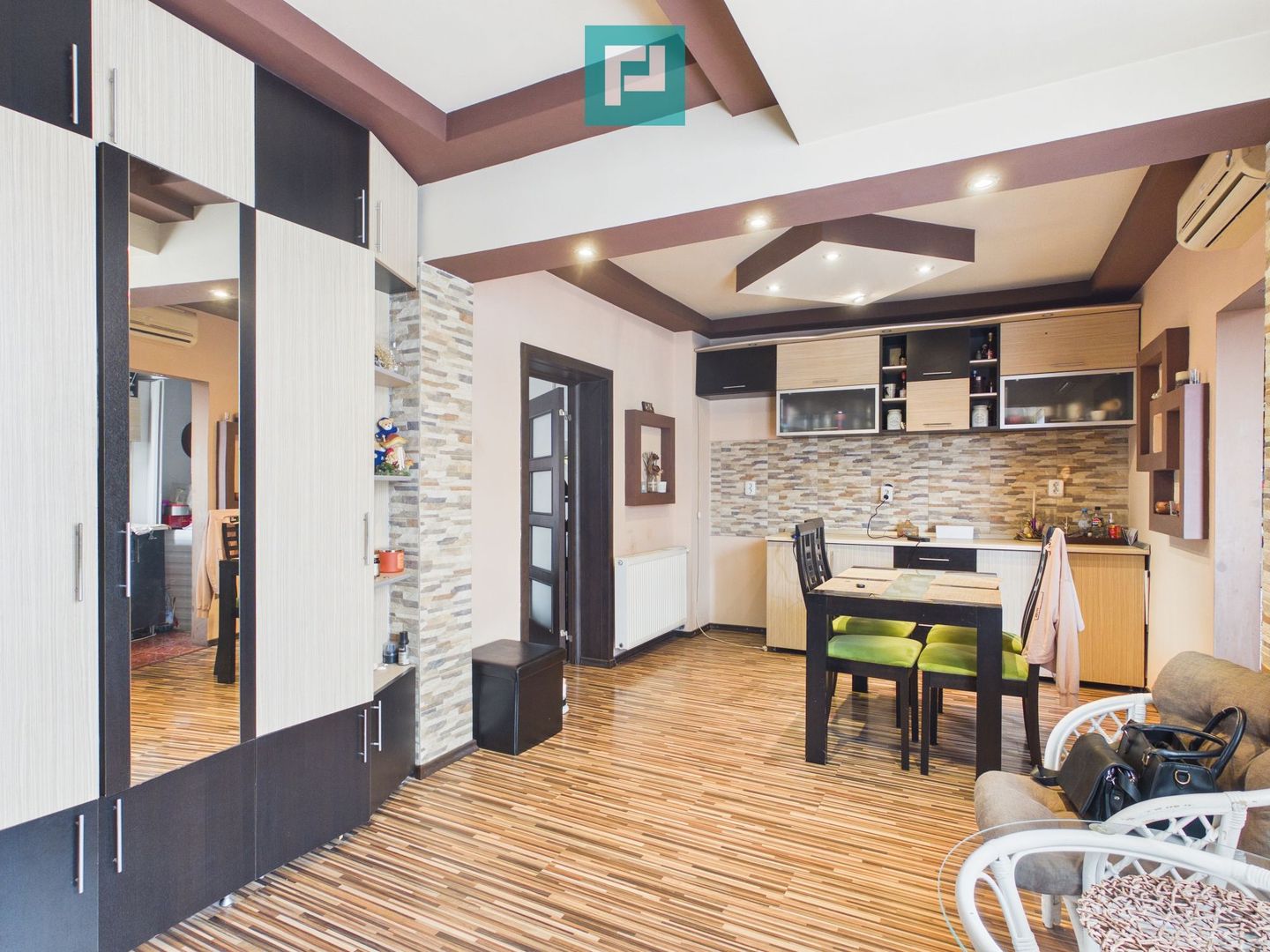 Casă la curte, 65 mp utili, 2 camere, curte mare - Poză 6