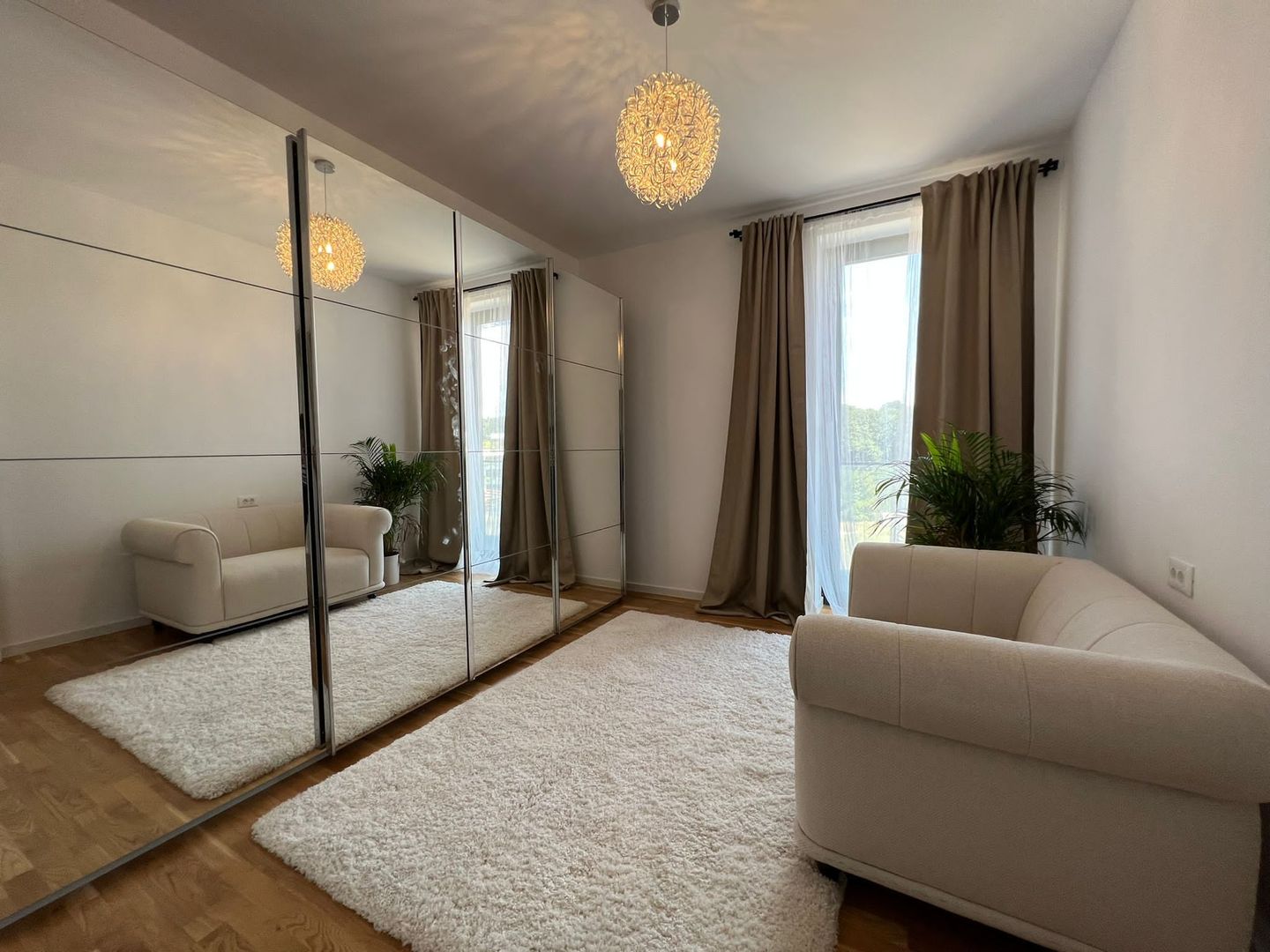 Apartament Elegant cu Vederi Panoramice în Zona Liniștită Băneasa - Poză 10