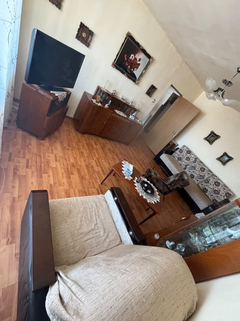 Apartament 3 camere, 70 mp utili, balcon, zona Cetate, Alba Iulia - Poză 1