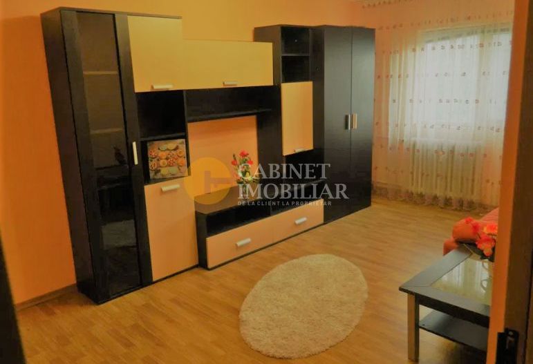 Apartament cu 2 camere decomandat zona Podul de Fier ideal pentru investitii - Poză 1