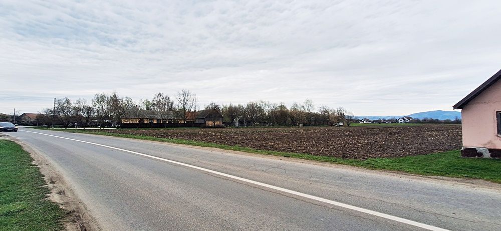 Teren intravilan pentru case in centrul Podu Oltului de 5600mp, 28 euro/mp - Poză 7