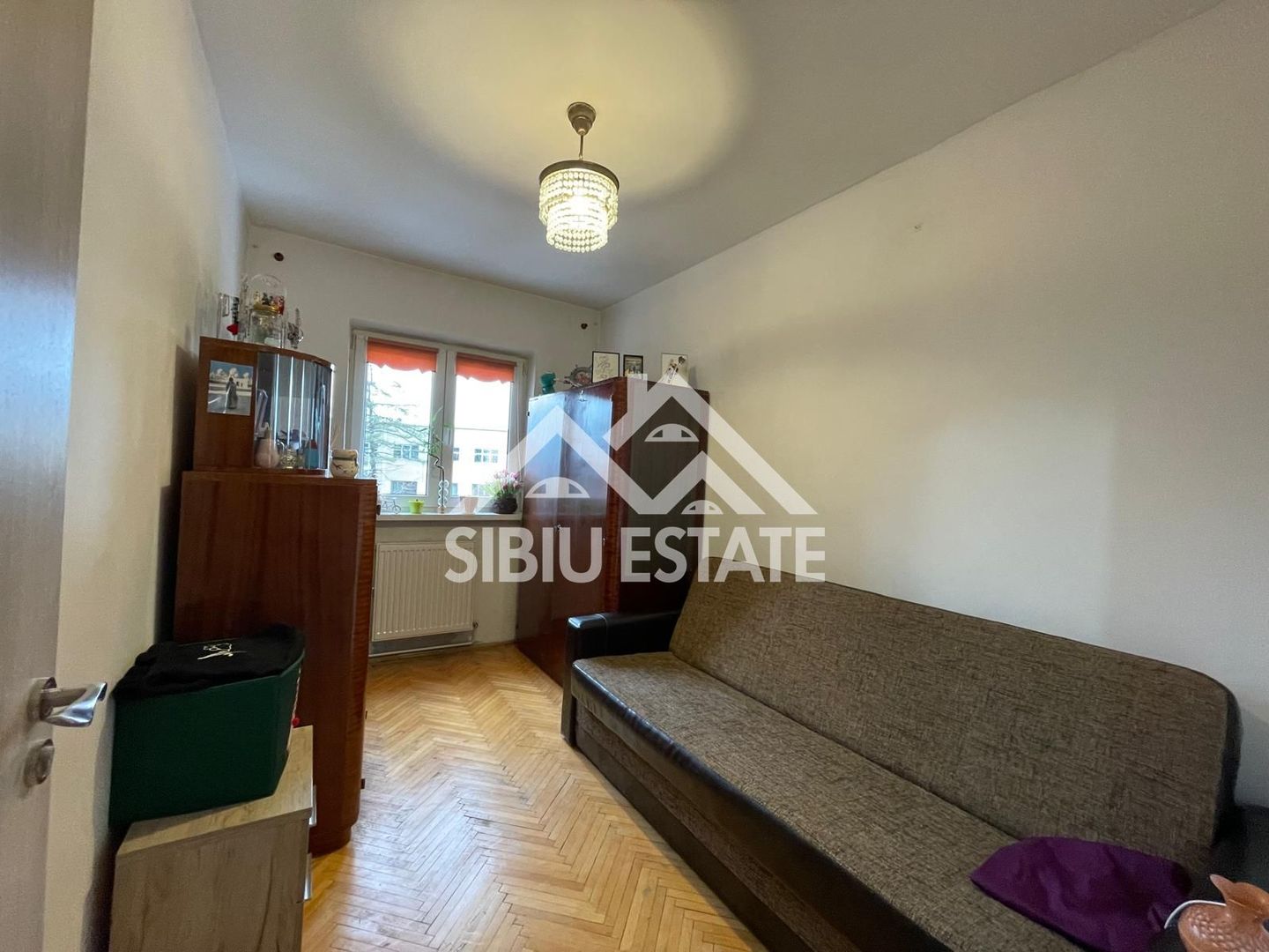 Apartament decomadat cu 3 camere, etaj 2 Cartier Valea Aurie - Poză 10