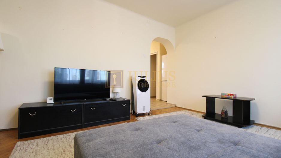 Piata 700, 2 camere, centrala proprie - Poză 1