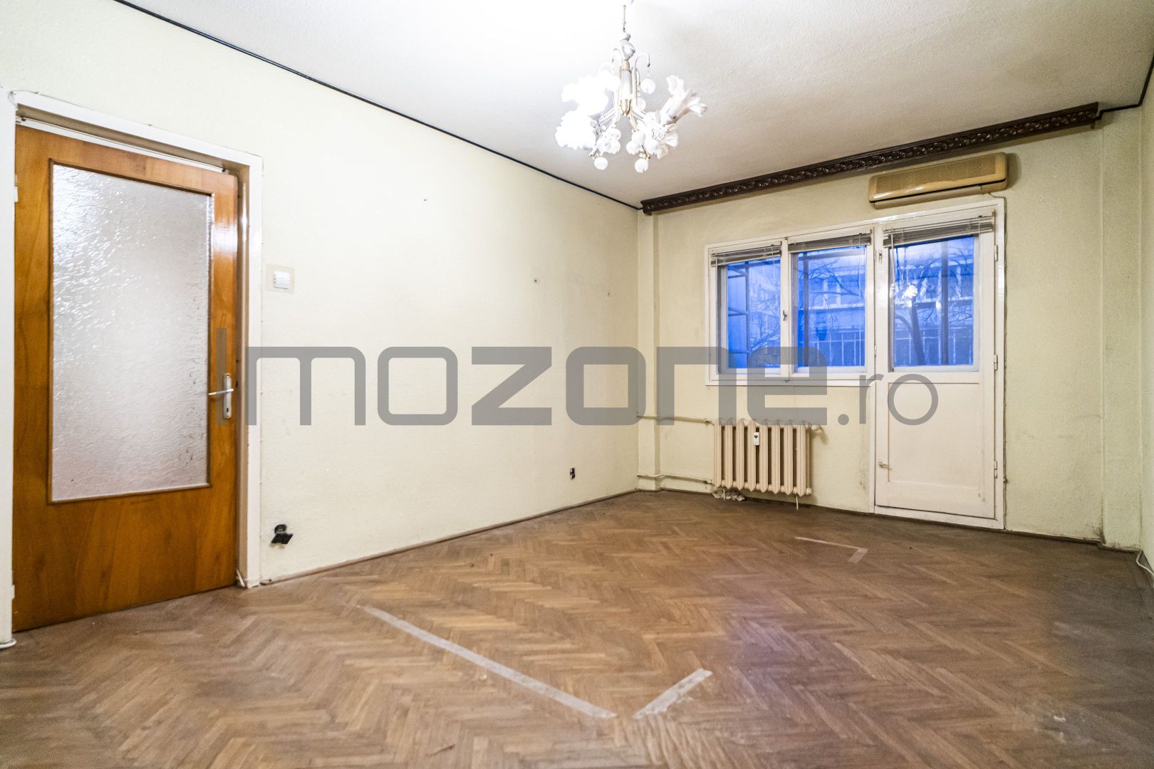 1 Mai nr. 29, 3 camere, 4/10, bloc stradal, c-tie 1980, bucatarie mare, 2 bai - Poză 1